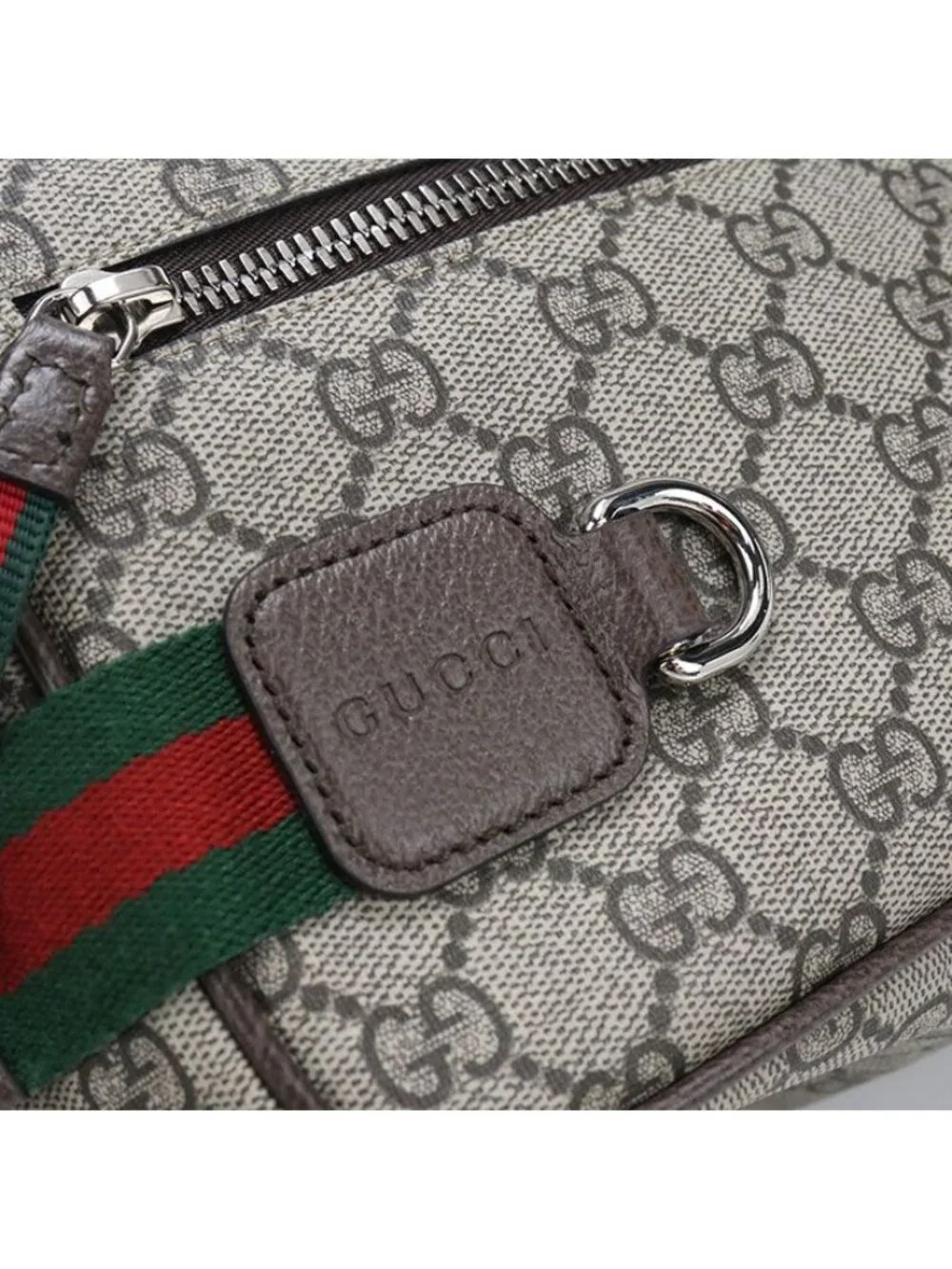Gucci GG Cosmetic Case Supreme Clutch